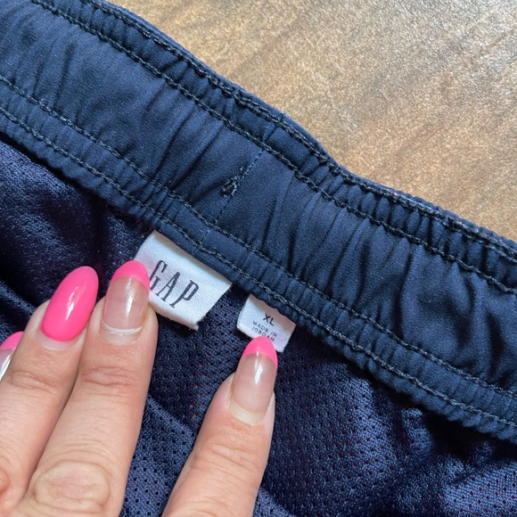 Men’s patriotic swim trunks. Only worn once. They were too big. - Picture 3 of 3